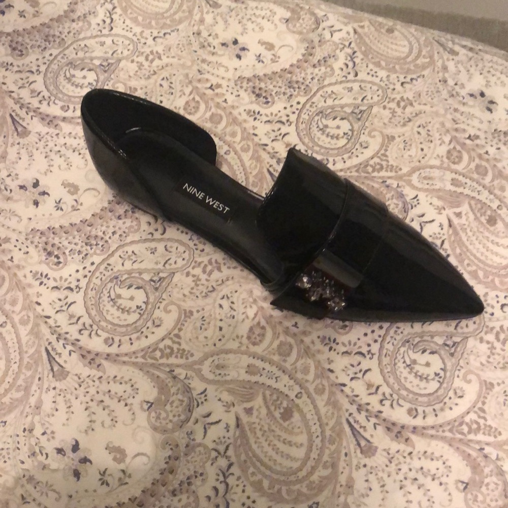 Black pointy toe flats